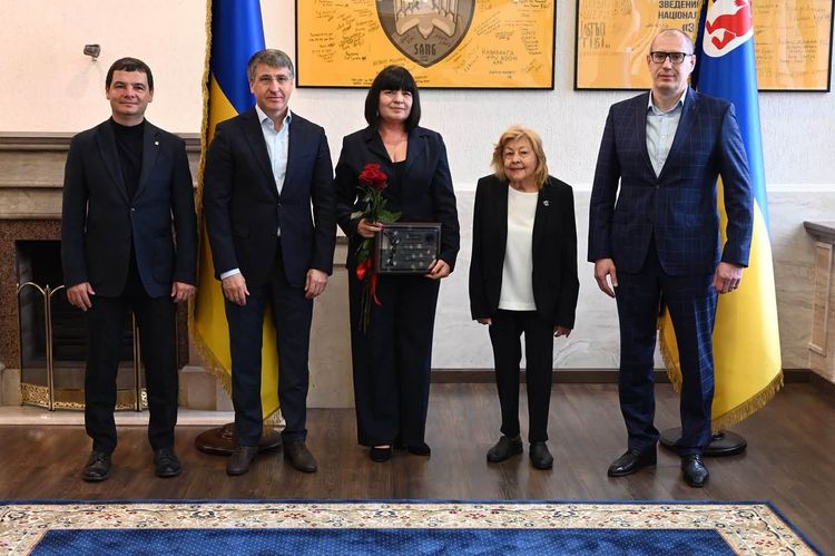 На Закарпатті відзначили переможців Всеукраїнського рейтингу «Сумлінні платники податків – 2025»