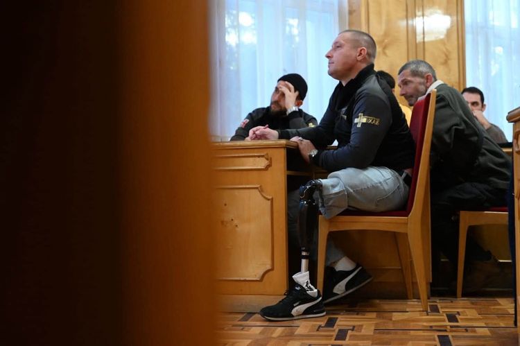 Працівники Закарпатської ОВА разом із ветеранами написали Радіодиктант національної єдності