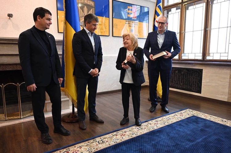 На Закарпатті відзначили переможців Всеукраїнського рейтингу «Сумлінні платники податків – 2025»