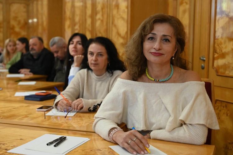 Працівники Закарпатської ОВА разом із ветеранами написали Радіодиктант національної єдності