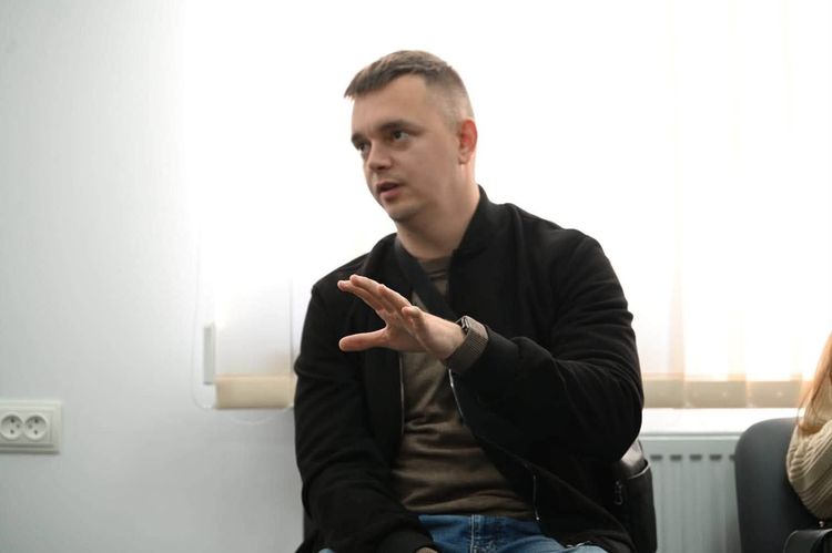 Один день з амбасадоркою Юліанною Дичкою: від Ради безбар’єрності до моніторингу об’єктів у Королеві
