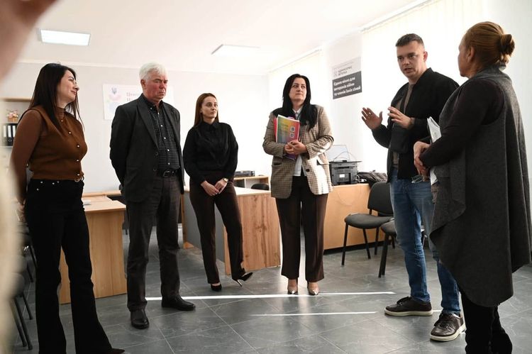 Один день з амбасадоркою Юліанною Дичкою: від Ради безбар’єрності до моніторингу об’єктів у Королеві