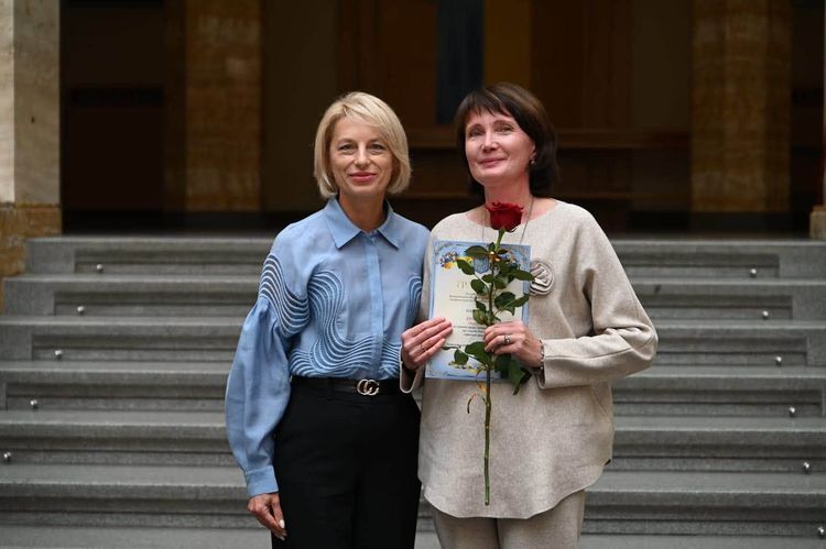 У Закарпатській ОВА відбулися урочисті збори до Дня працівника соціальної сфери