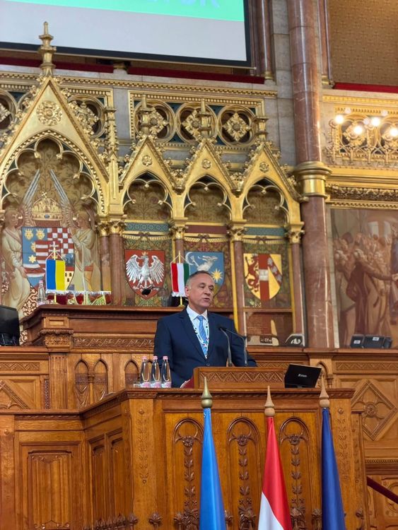 Представники Закарпаття взяли участь у молодіжному саміті «NOVAdays 2026» в Угорщині